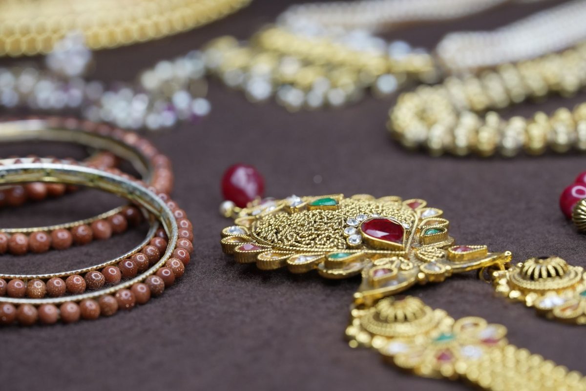 When Jewellery Becomes a Continuity Nightmare